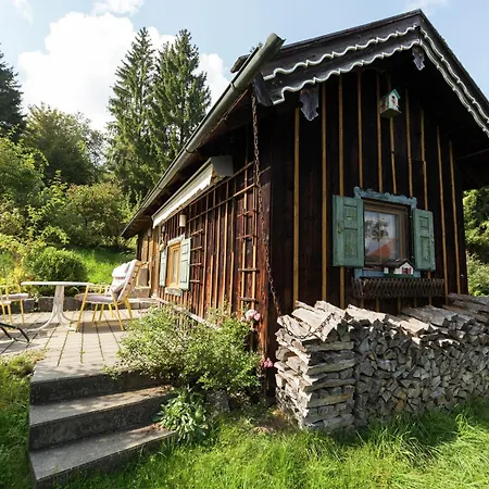 Idyllisches Mit Terrasse