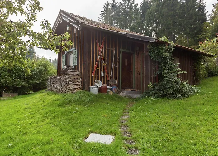 Idyllisches Mit Terrasse