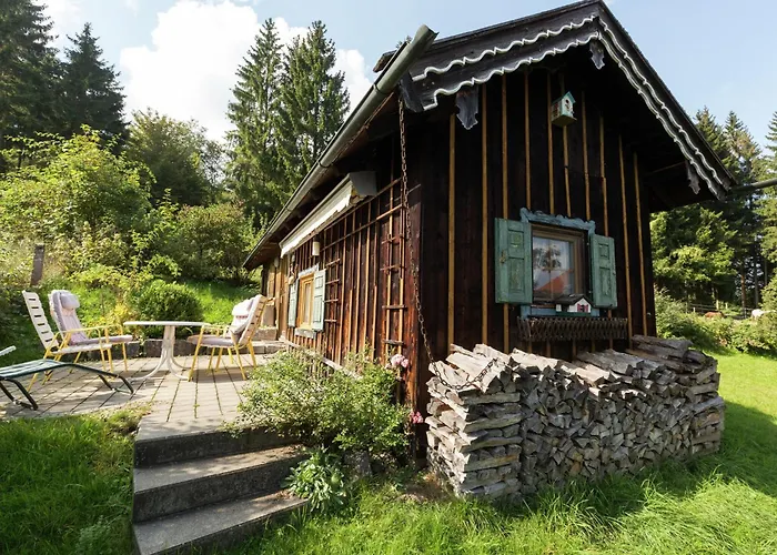 Idyllisches Mit Terrasse